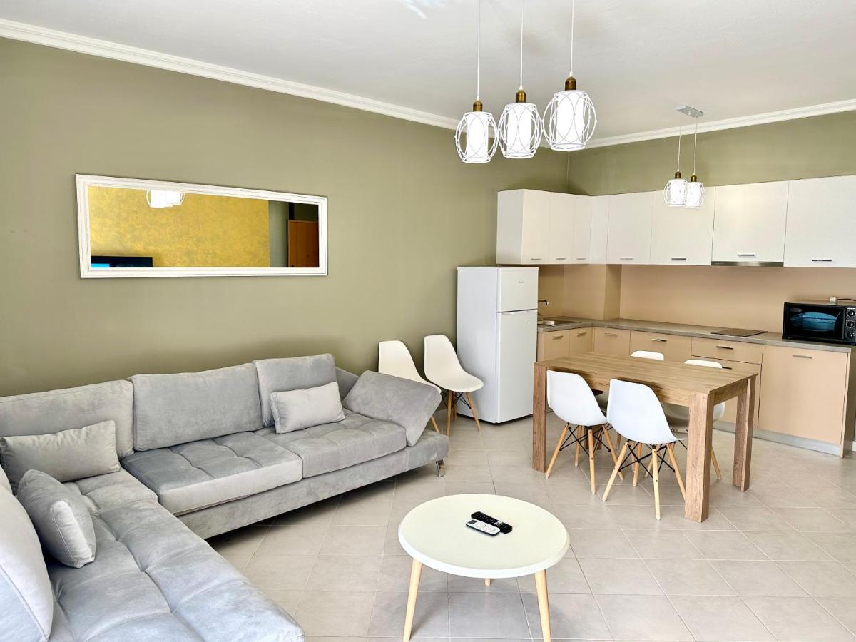 Family Suite Residence Vlorë Exteriör bild
