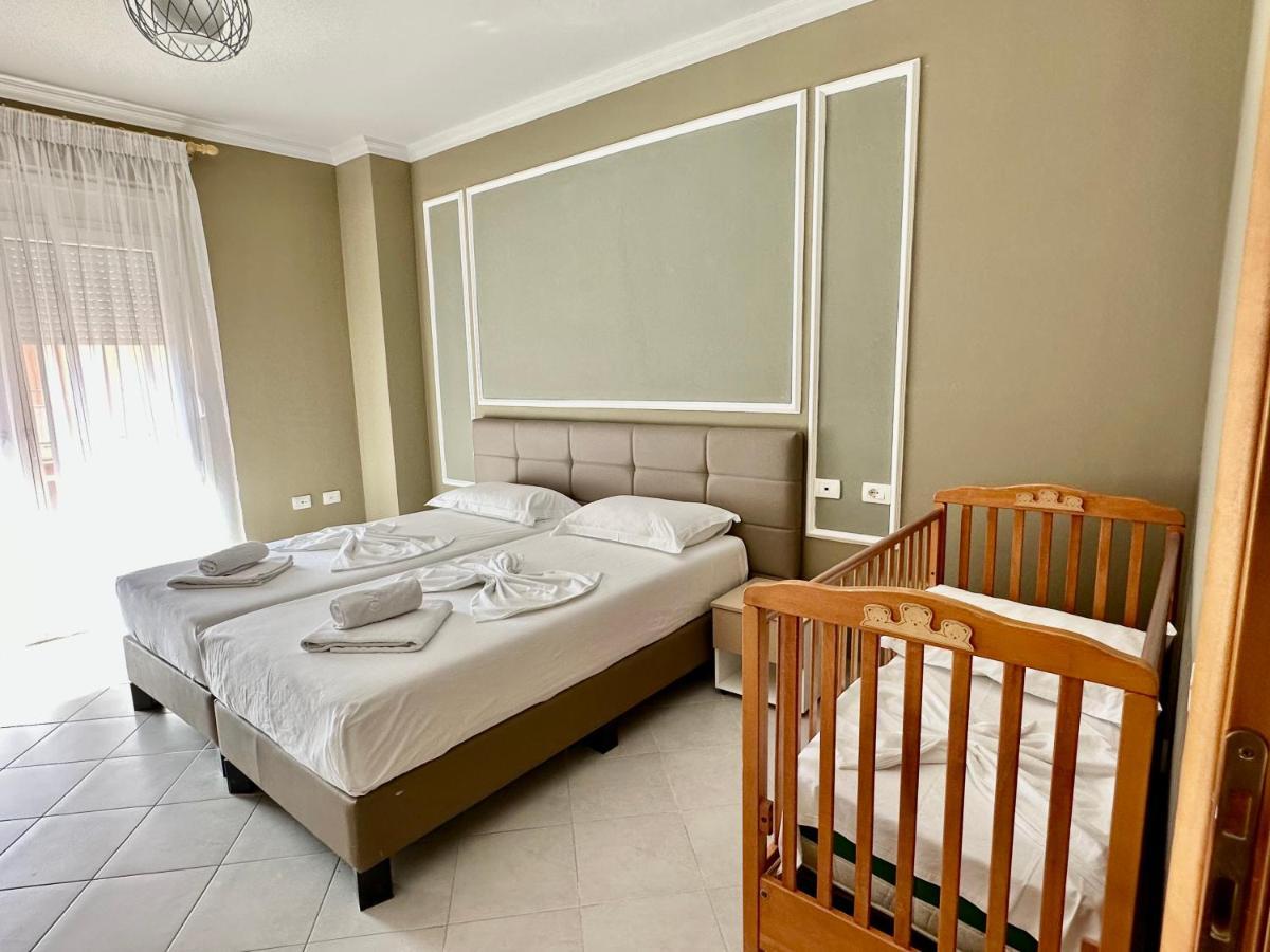 Family Suite Residence Vlorë Exteriör bild