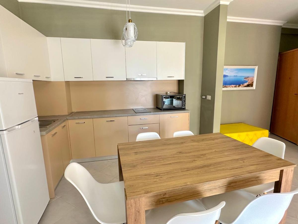 Family Suite Residence Vlorë Exteriör bild