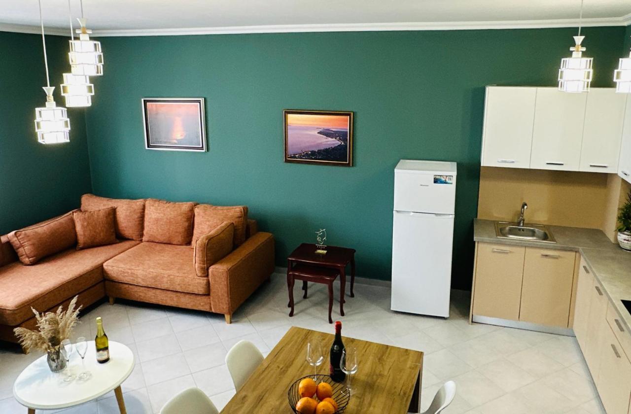 Family Suite Residence Vlorë Exteriör bild