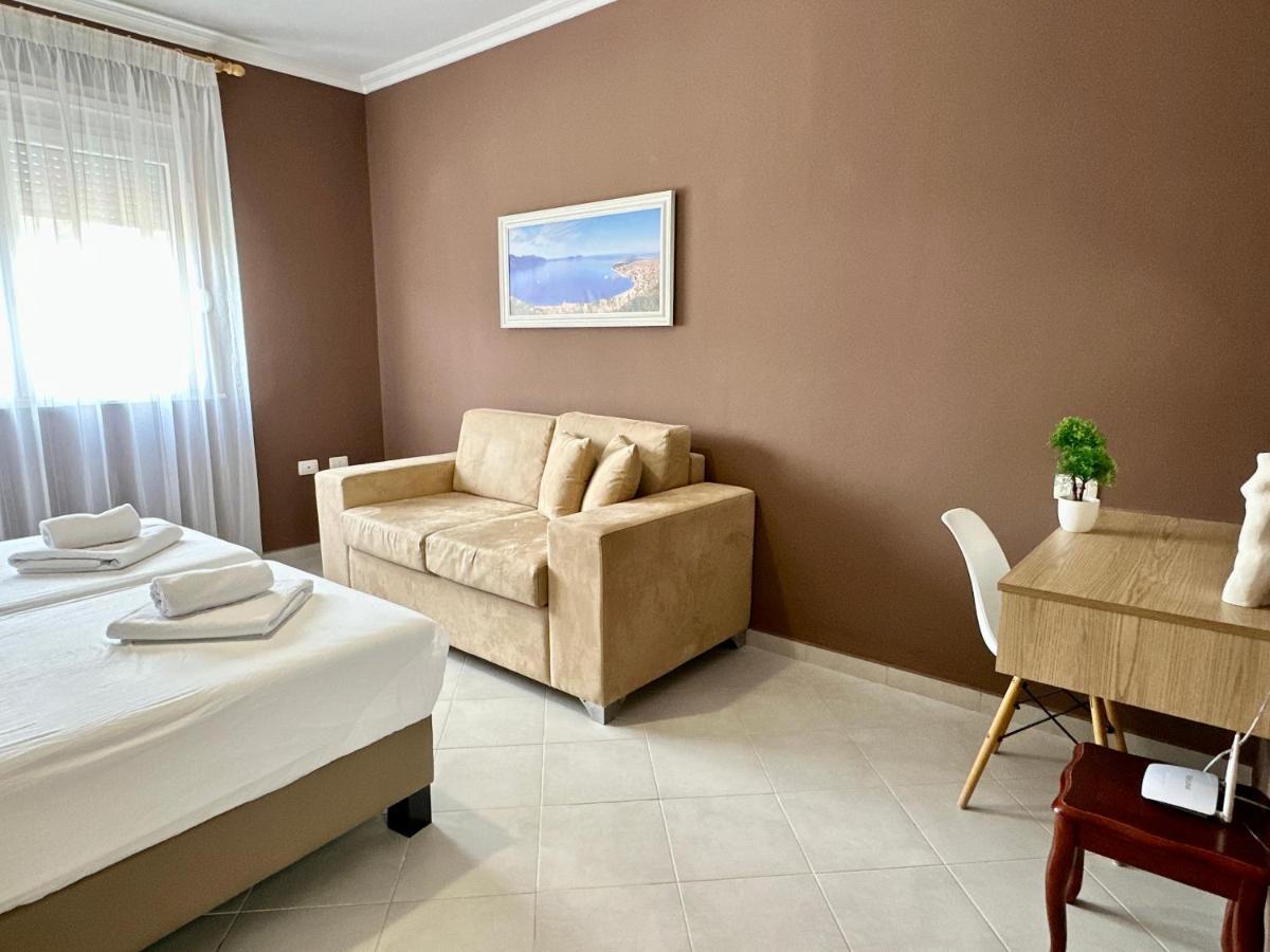 Family Suite Residence Vlorë Exteriör bild