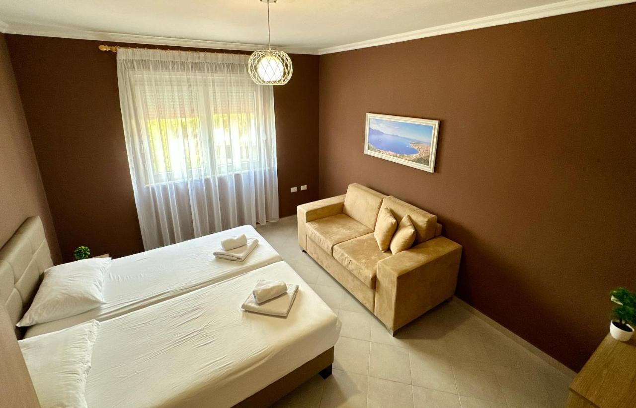 Family Suite Residence Vlorë Exteriör bild