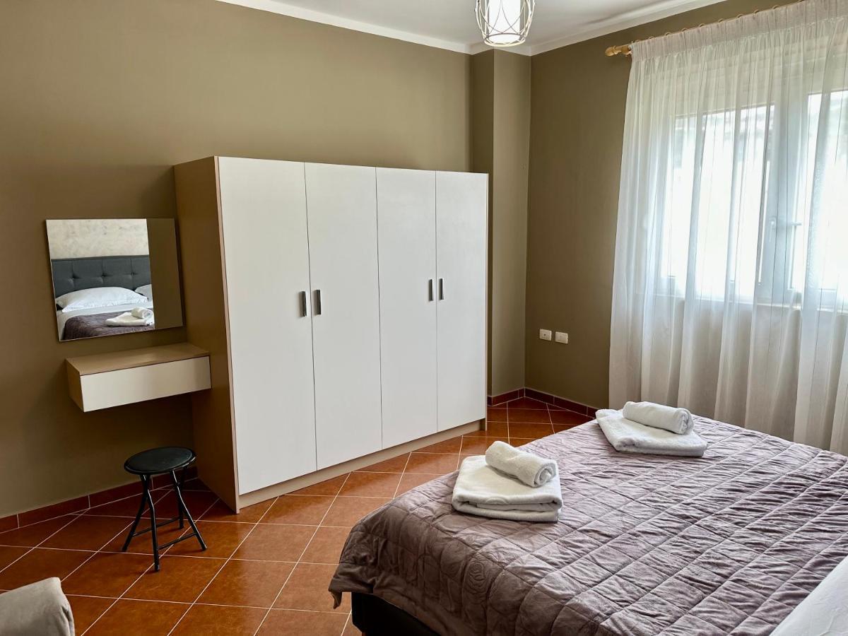 Family Suite Residence Vlorë Exteriör bild