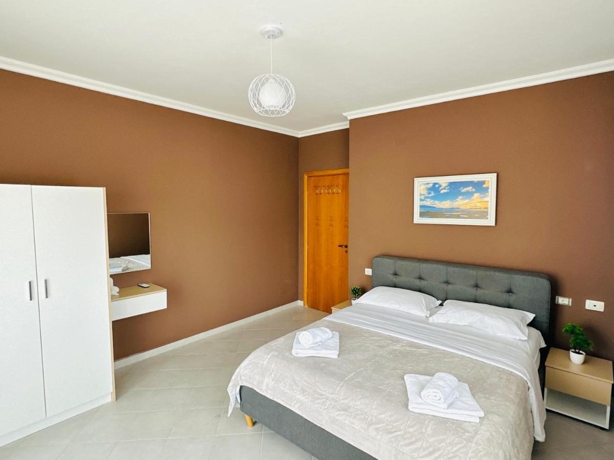 Family Suite Residence Vlorë Exteriör bild