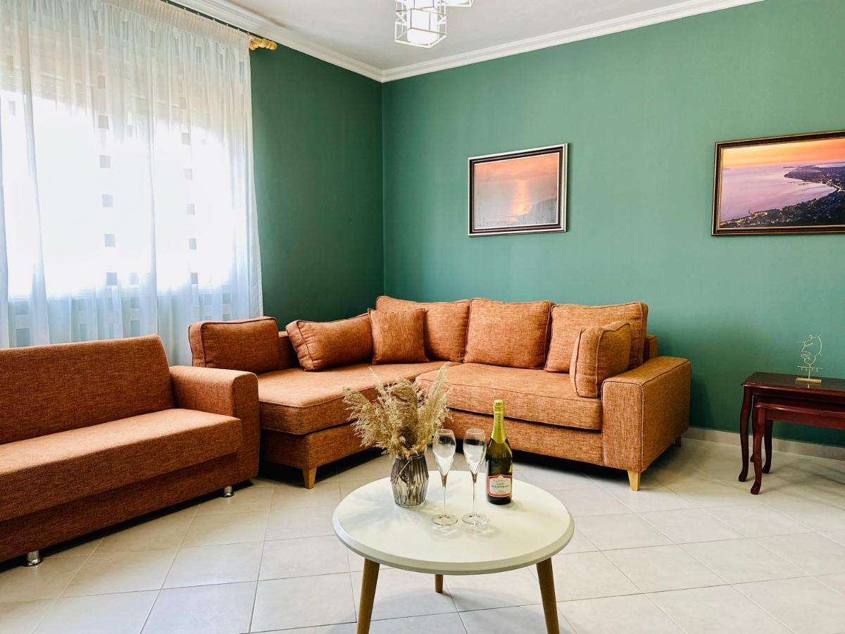 Family Suite Residence Vlorë Exteriör bild