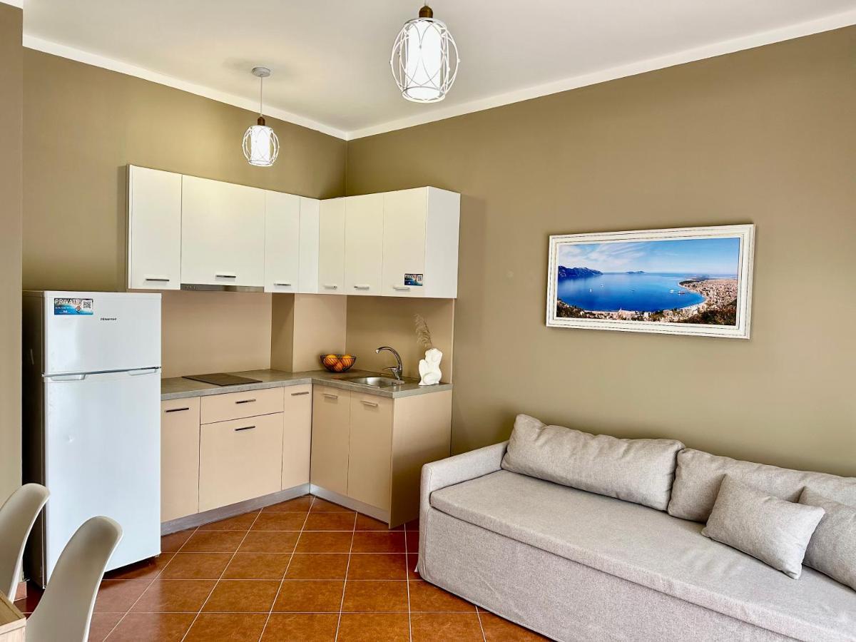 Family Suite Residence Vlorë Exteriör bild