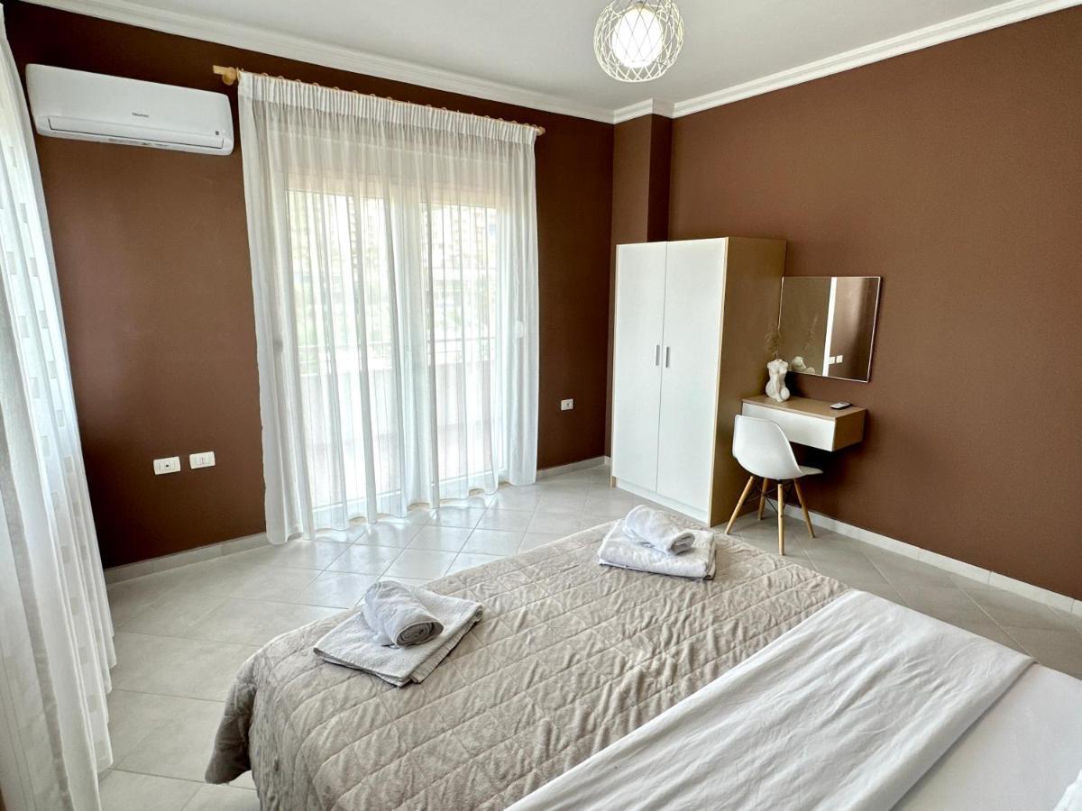 Family Suite Residence Vlorë Exteriör bild