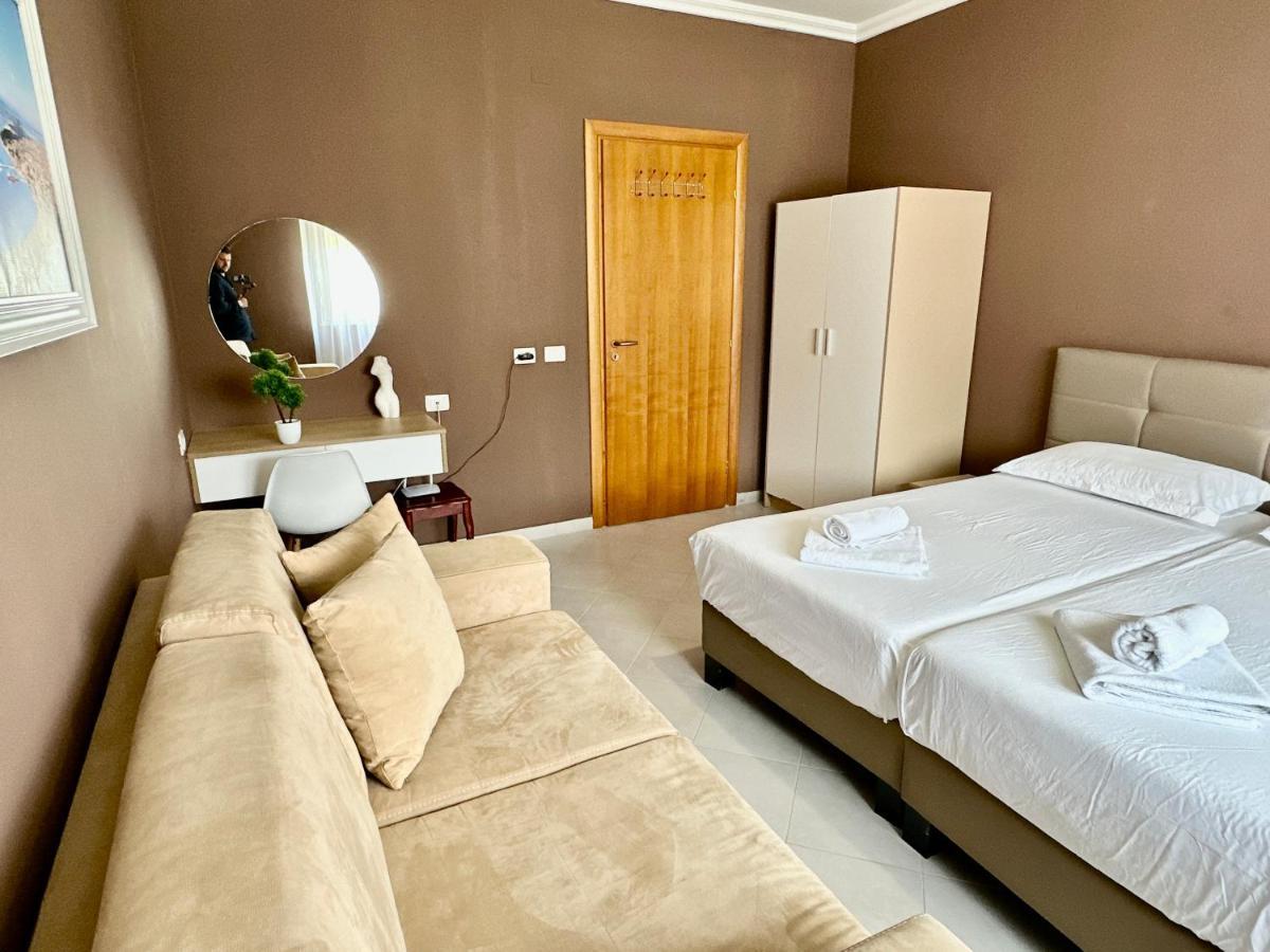 Family Suite Residence Vlorë Exteriör bild