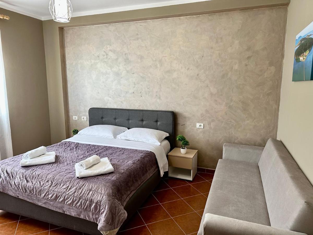 Family Suite Residence Vlorë Exteriör bild
