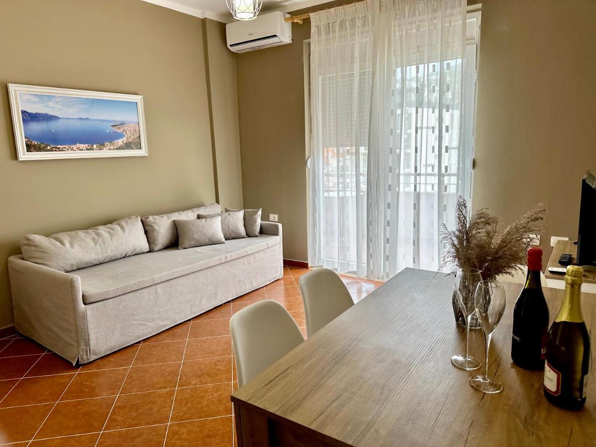 Family Suite Residence Vlorë Exteriör bild
