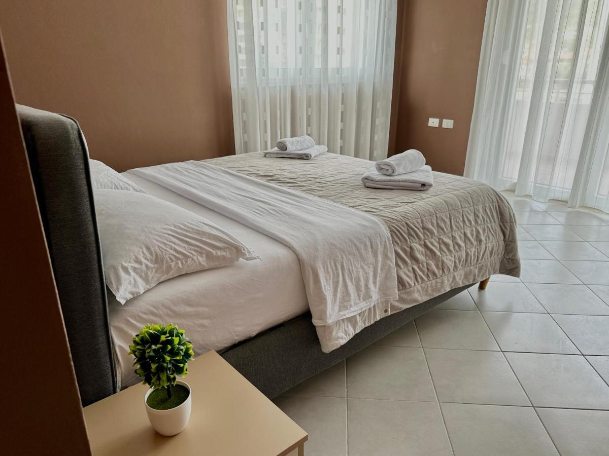 Family Suite Residence Vlorë Exteriör bild