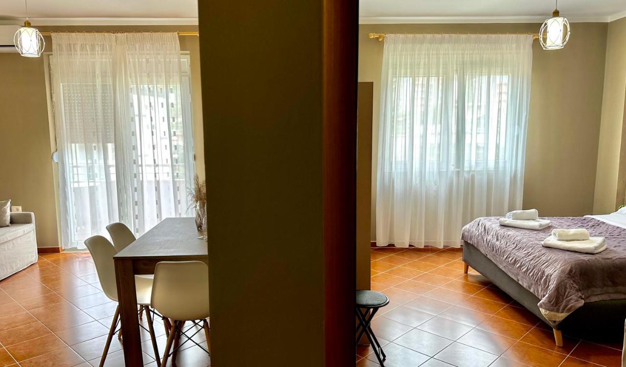 Family Suite Residence Vlorë Exteriör bild