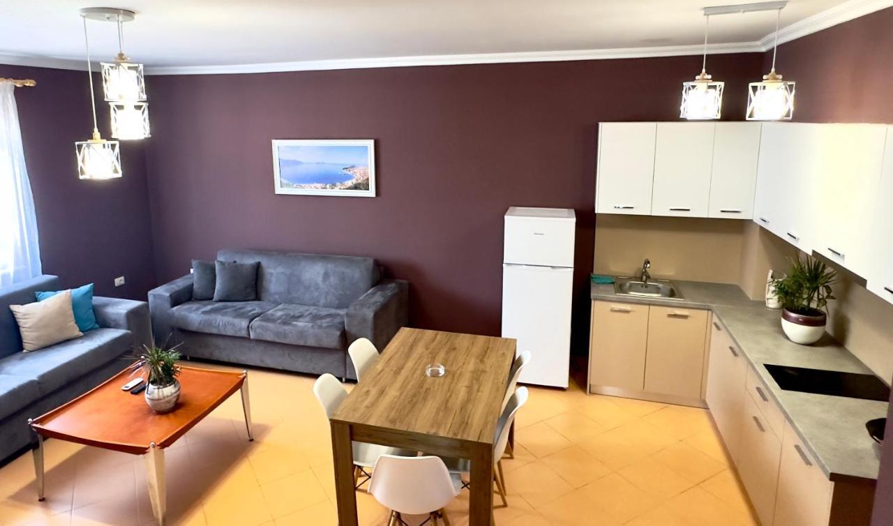 Family Suite Residence Vlorë Exteriör bild