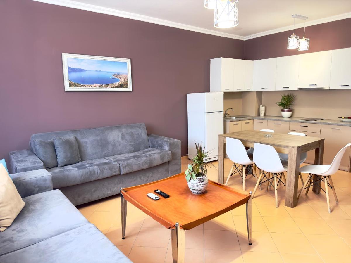 Family Suite Residence Vlorë Exteriör bild